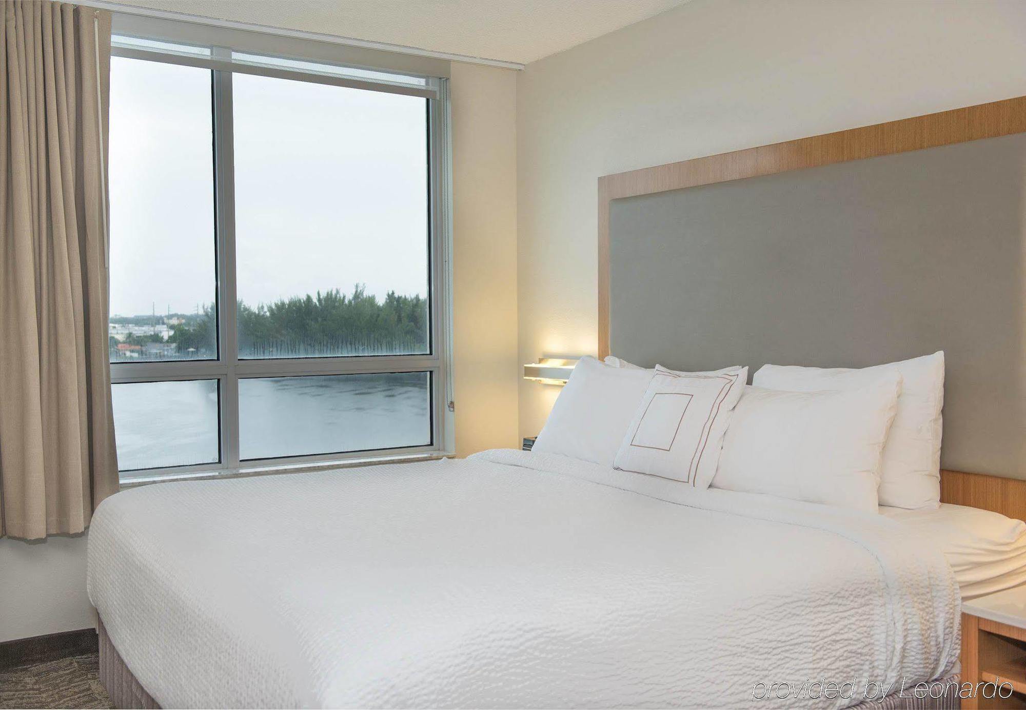 Springhill Suites By Marriott Miami Airport South Blue Lagoon Area Miami Springs Exterior photo